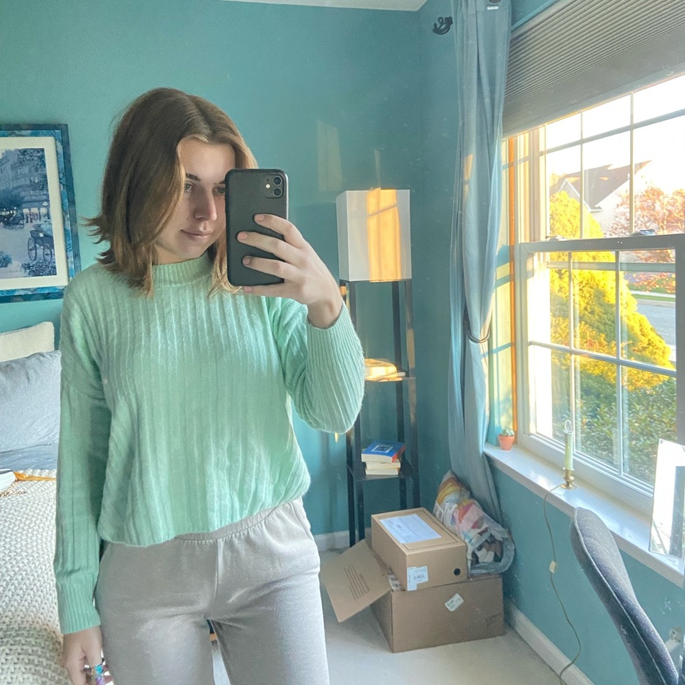 American eagle sweater